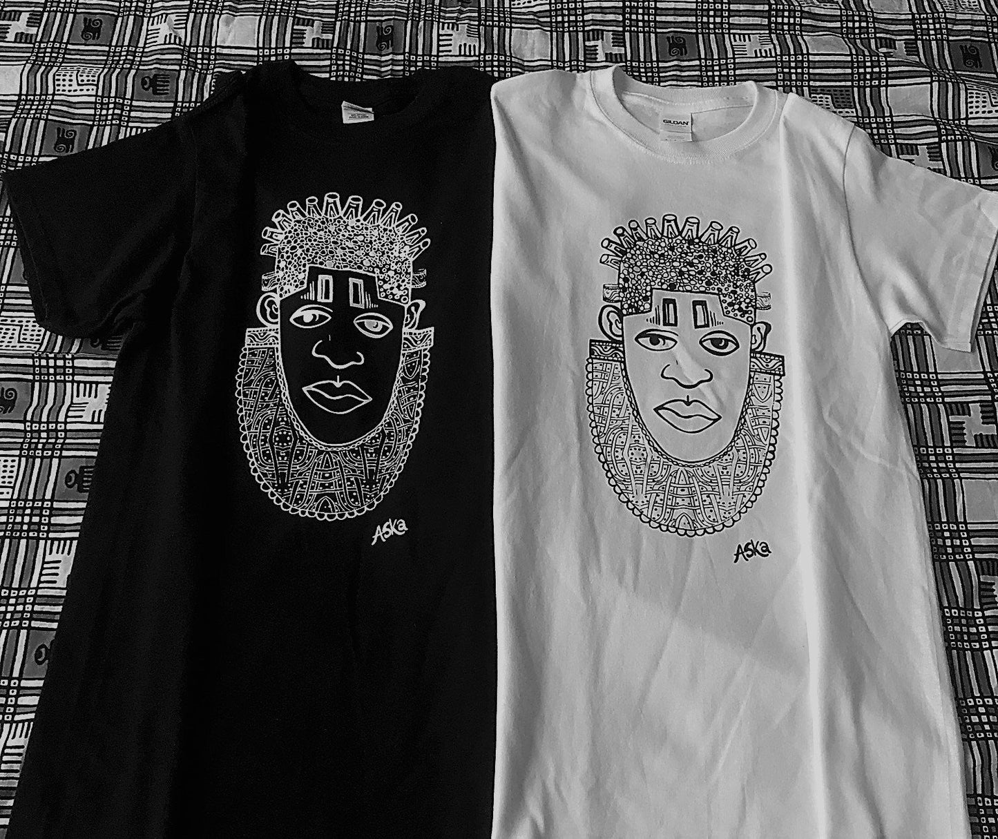 IDIA ART EARTH POSITIVE TEE- BLACK ON WHITE