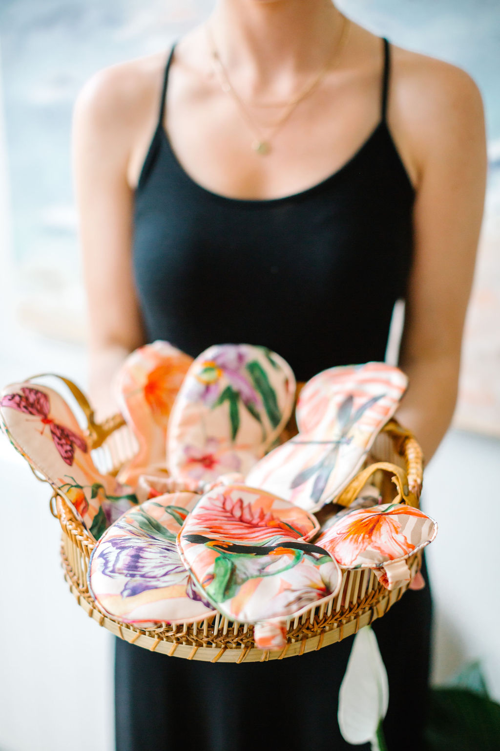 Silk eye mask with tropical floral print designs – view 4