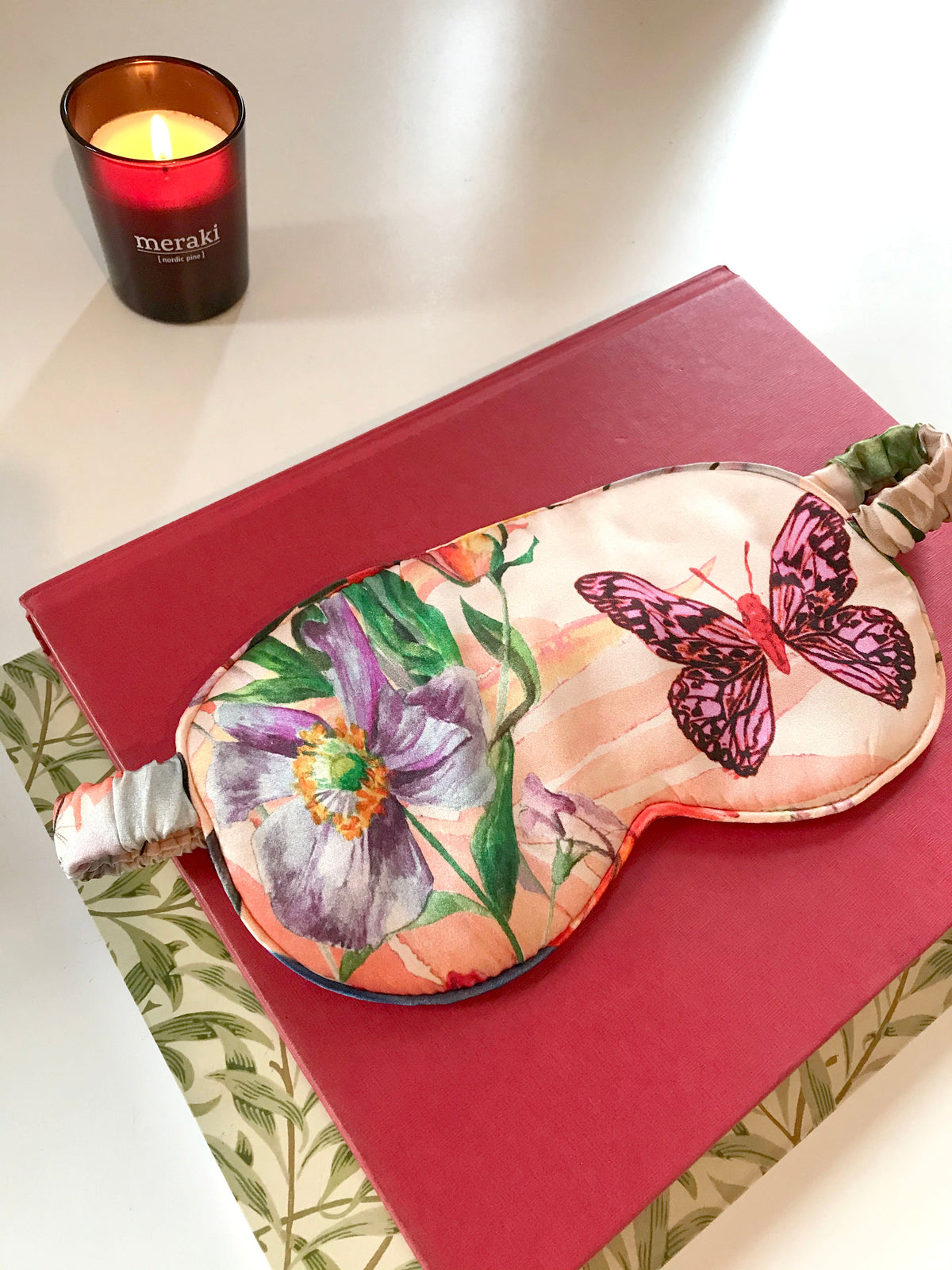 Silk eye mask with tropical floral print designs – view 11